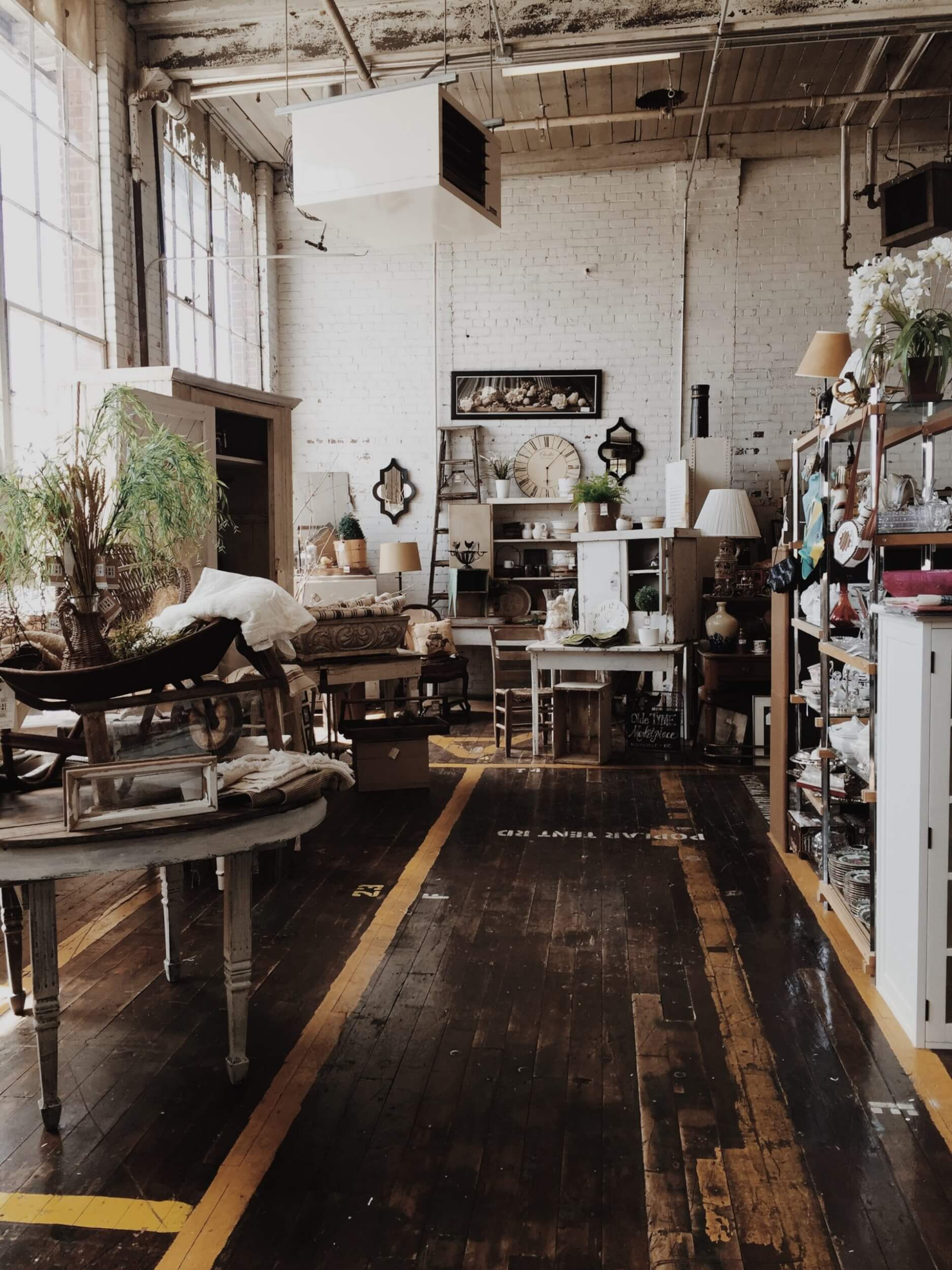 list of home decor items, lostilista, lifestyle magazine, sarita nakra, home decor, lostilista.com
